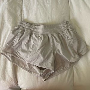 Women’s Hotty Hot Low Rise Lined Shorts 2.5 size 6 reg